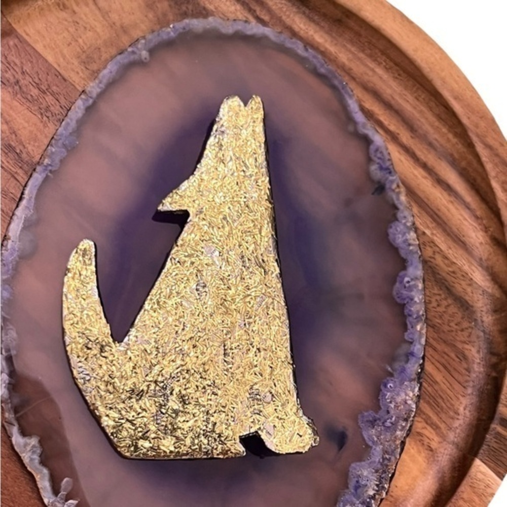 Vintage Southwestern Textured Howling Coyote Dog Brooch Brushed Gold Tone Shiny